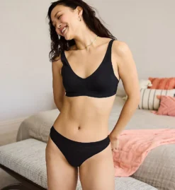 Hanes SmoothTec Invisible Embrace Wirefree Bra MHG561 -Allure Wear Shop hanes hane01 mhg561 cs6